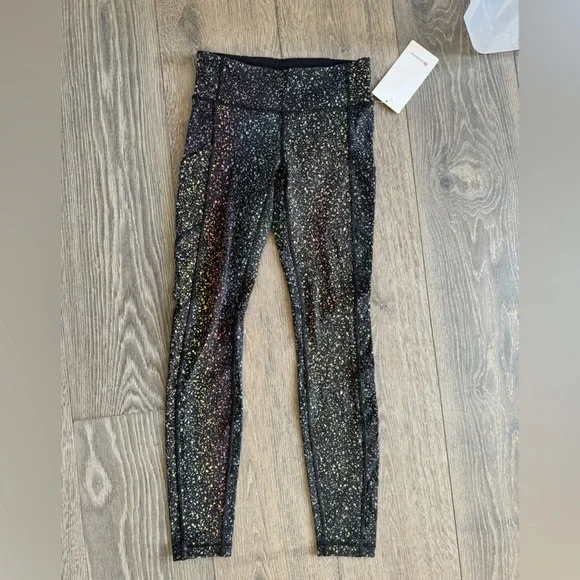 Lululemon Speed Tight V SE 28" in Rainbow Reflective Size 4 - Picture 4 of 12
